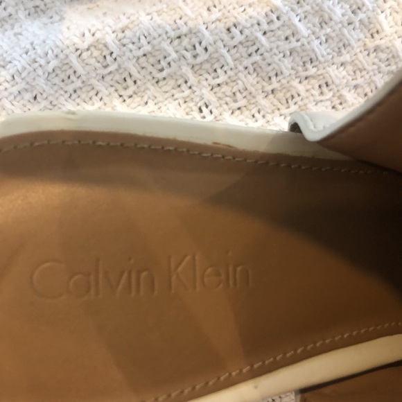 Calvin Klein 9.5 Nylee Leather Upper So Comfy, wore 1 evening and there are scuf - Picture 9 of 13